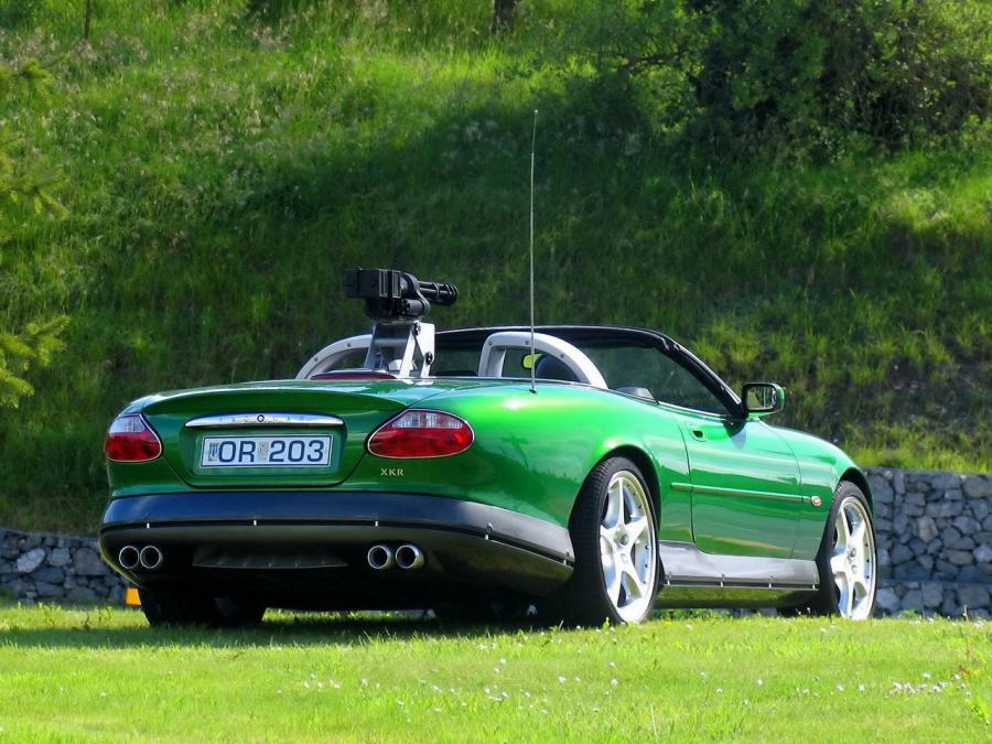  Jaguar XKR Convertible 007 Die Another Day 2002 года  (фото 2 из 3)